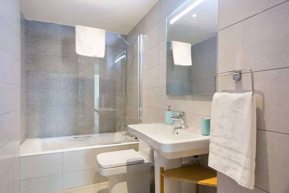 מלון סנט אדריה דה בסוס Olala Port Forum Apartments